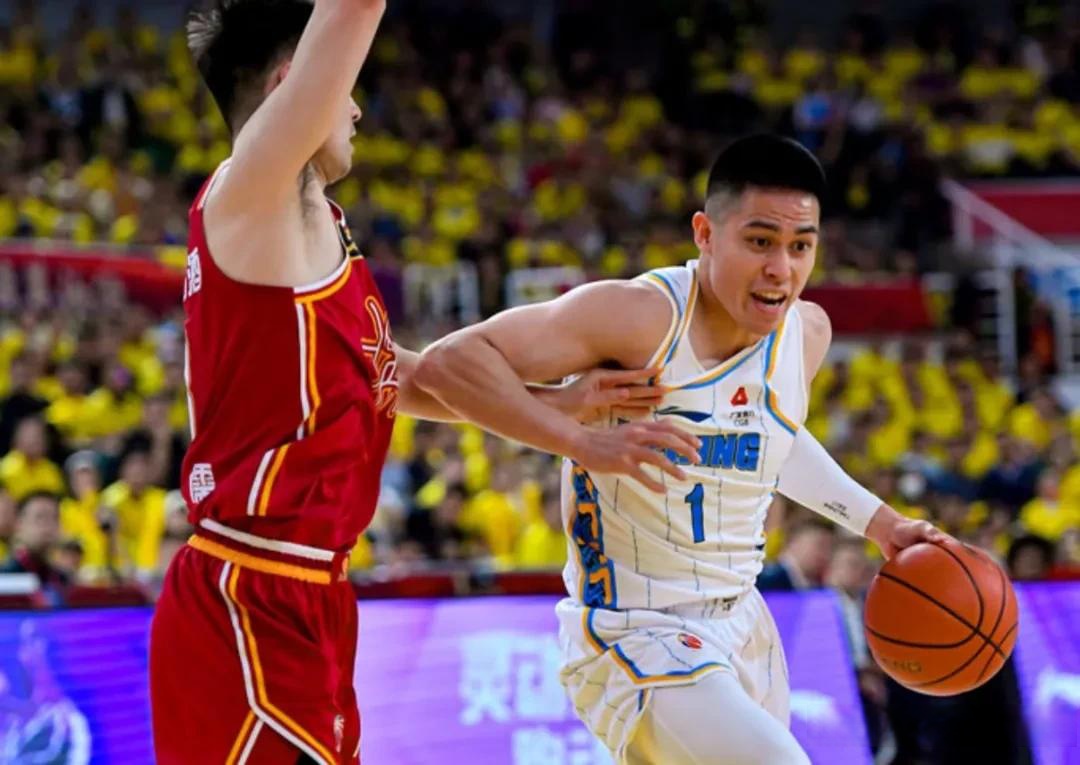 山西男篮强势夺冠，令人瞩目，成为焦点的简单介绍