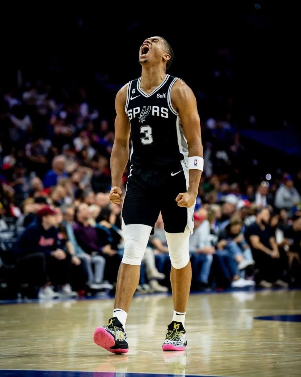 勇士B队逆转步行者，保罗打破历史纪录