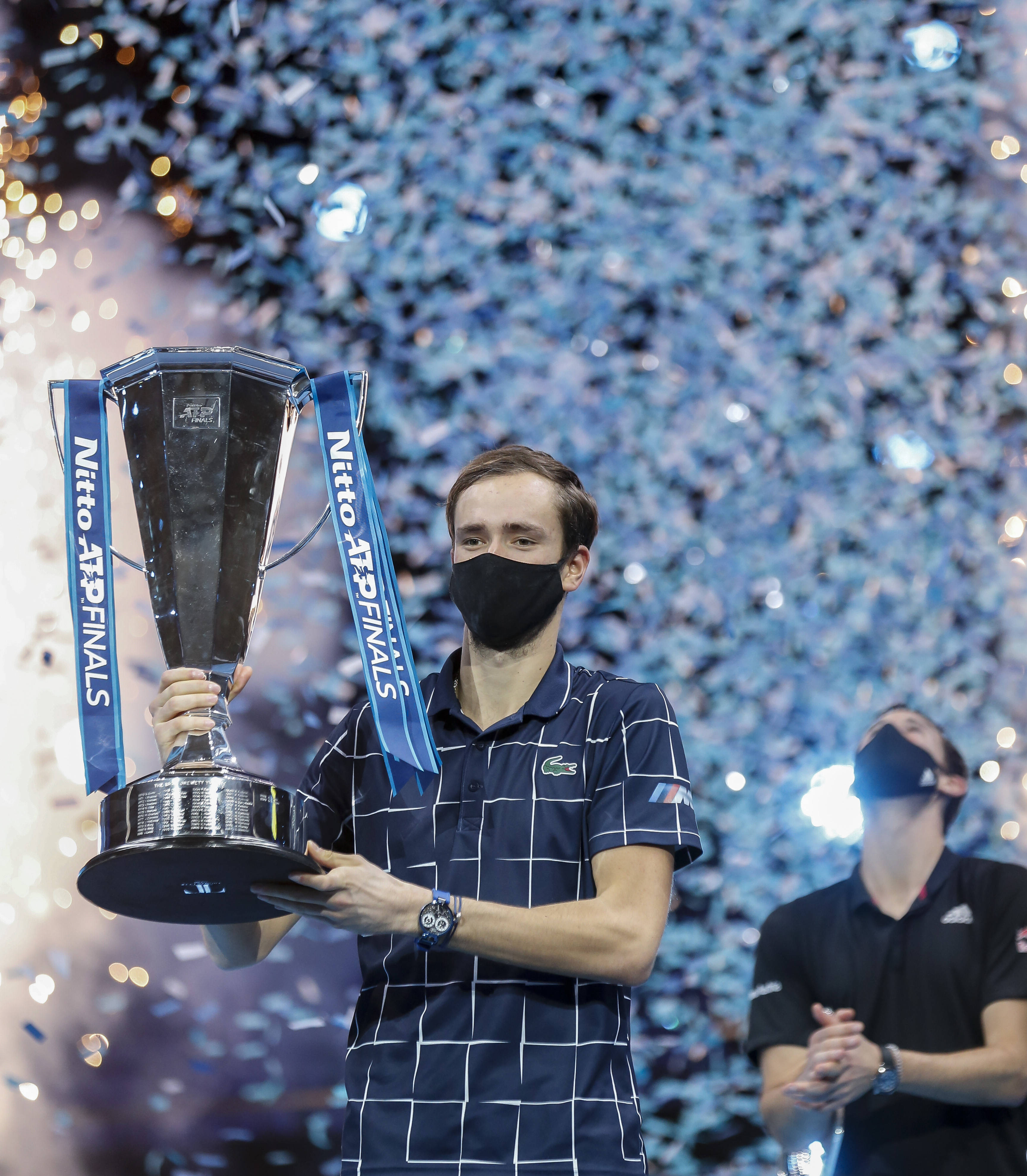 意大利网球队险胜美国网球队，梅德韦杰夫统治全场的简单介绍