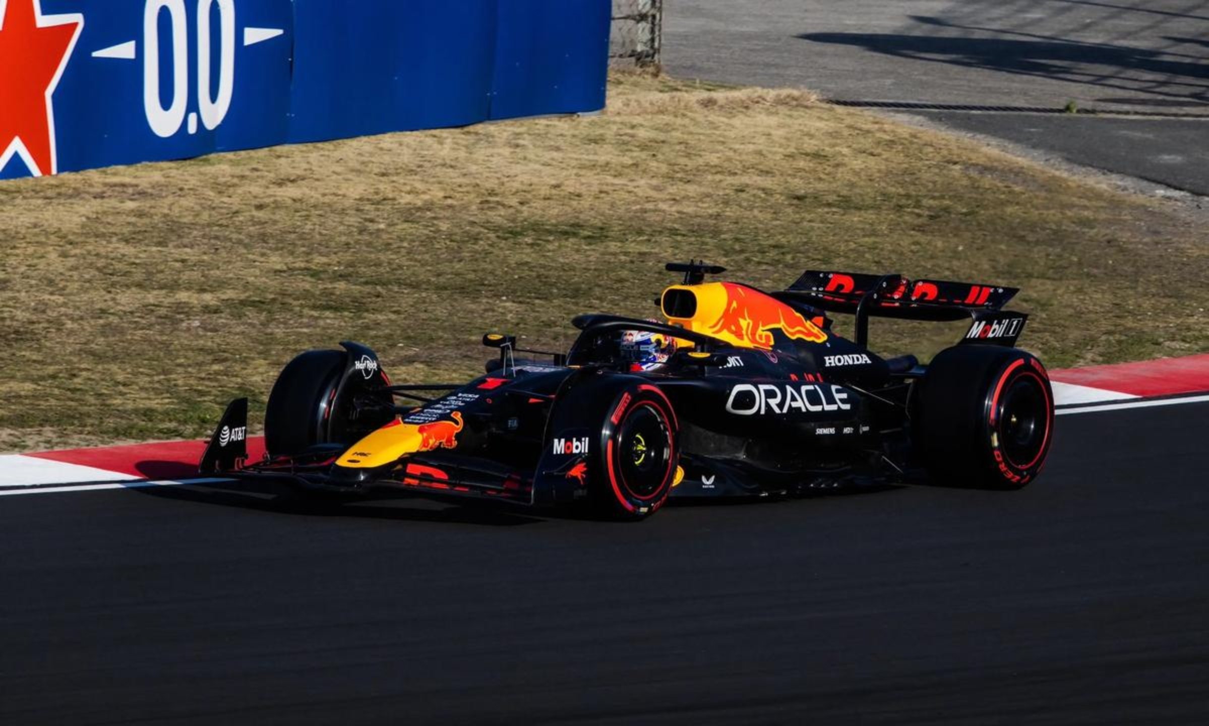 包含索伯车队绝杀红牛二队，维斯塔潘高光表现的词条