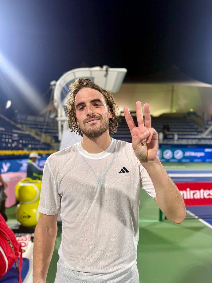 关于年终总决赛险胜澳网，西西帕斯点燃赛场的信息