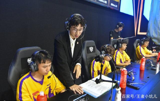 开云体育-竞技场上劲敌相对，胜负难定