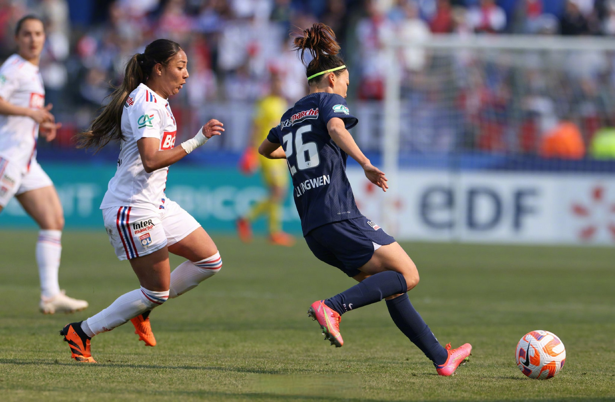 法国女足在国际赛中取得胜利 法国女足在国际赛中取得胜利