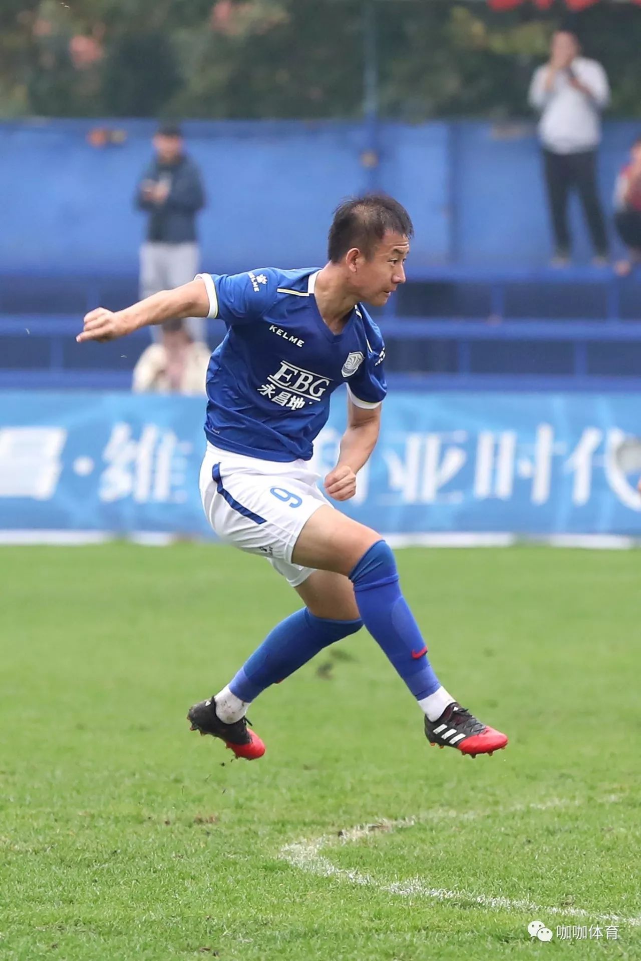 南美代表队惊艳亮相,赢得掌声 南美代表队惊艳亮相,赢得掌声