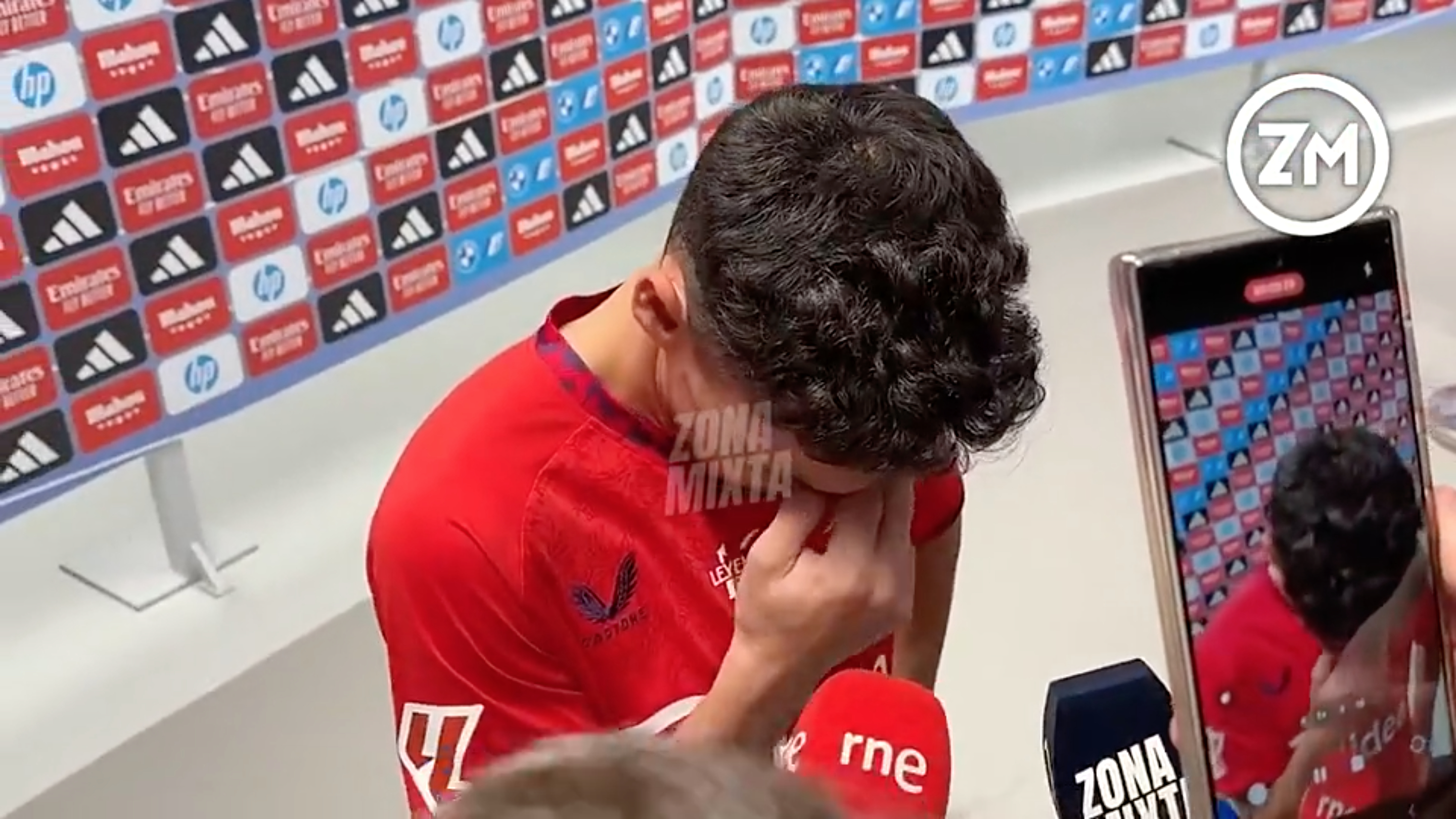 亚眠球员意外受伤,预计缺席数周 亚眠球员意外受伤,预计缺席数周