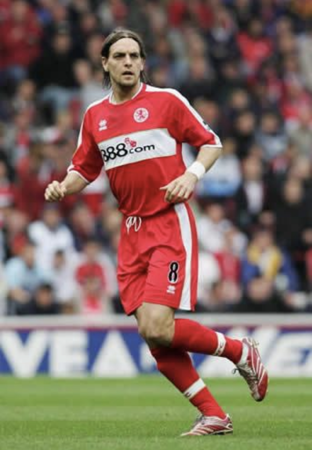 利兹联主场击败米德尔斯布勒，获得三分的简单介绍