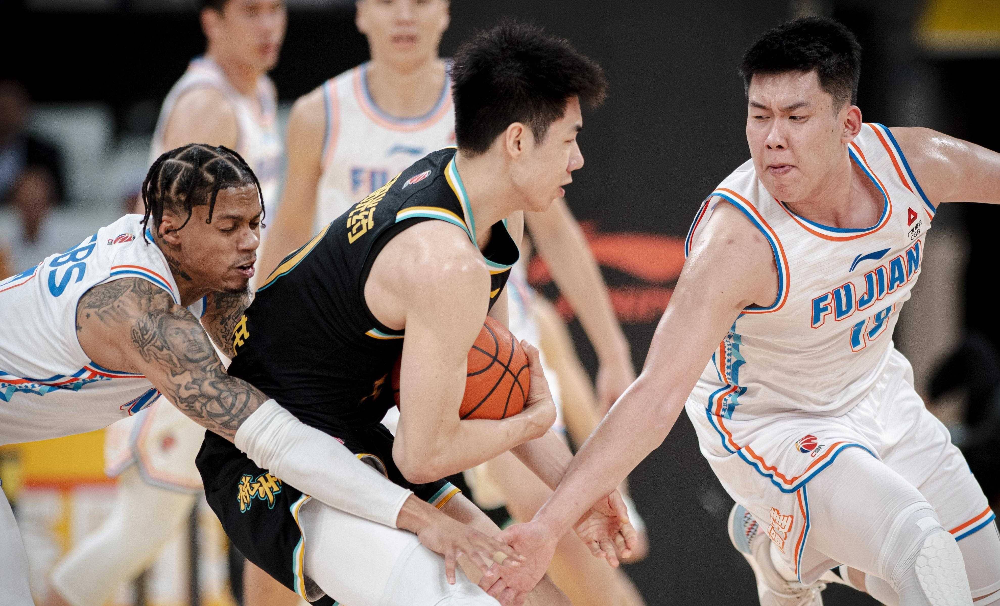 关于篮网内斗升级，球队陷入困境的信息