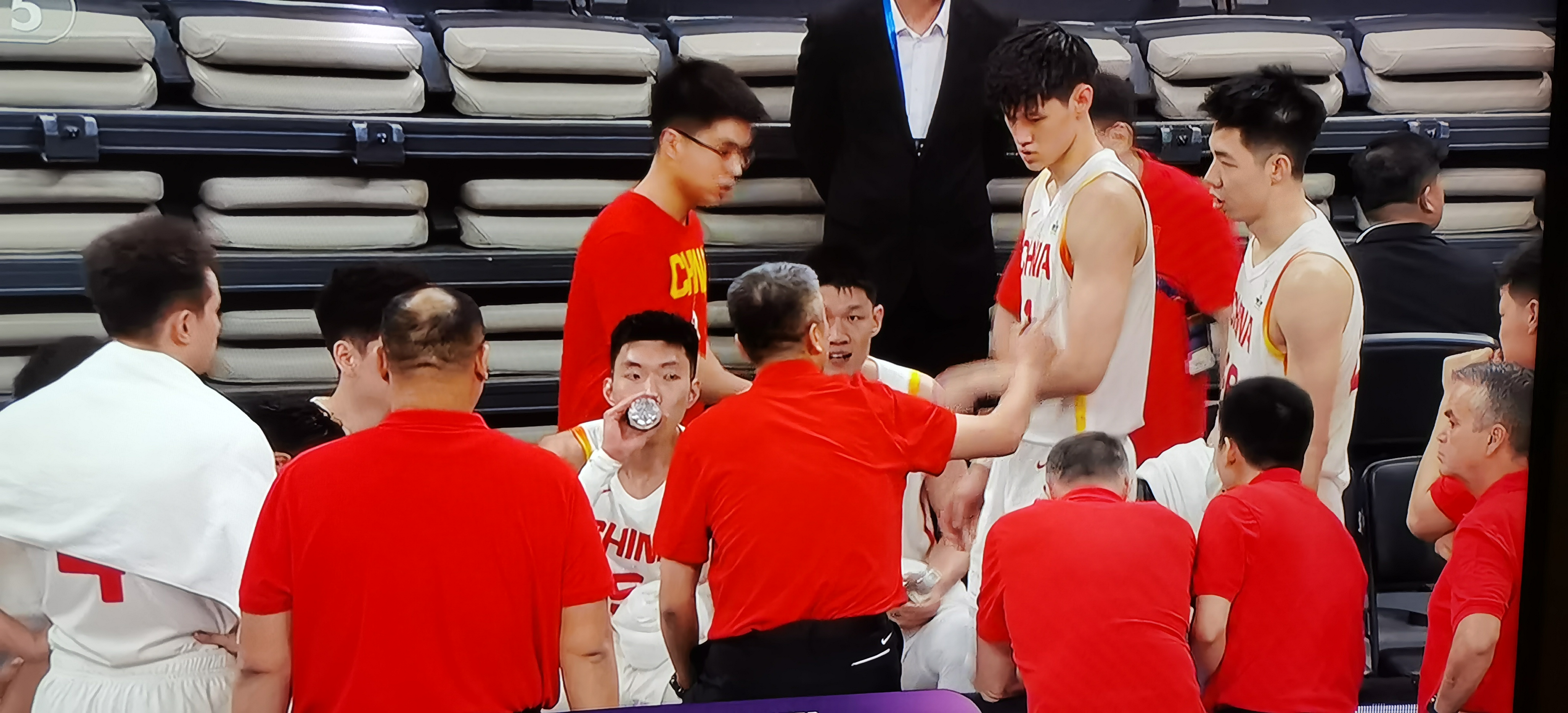 亚洲球队在比赛中的出众发挥