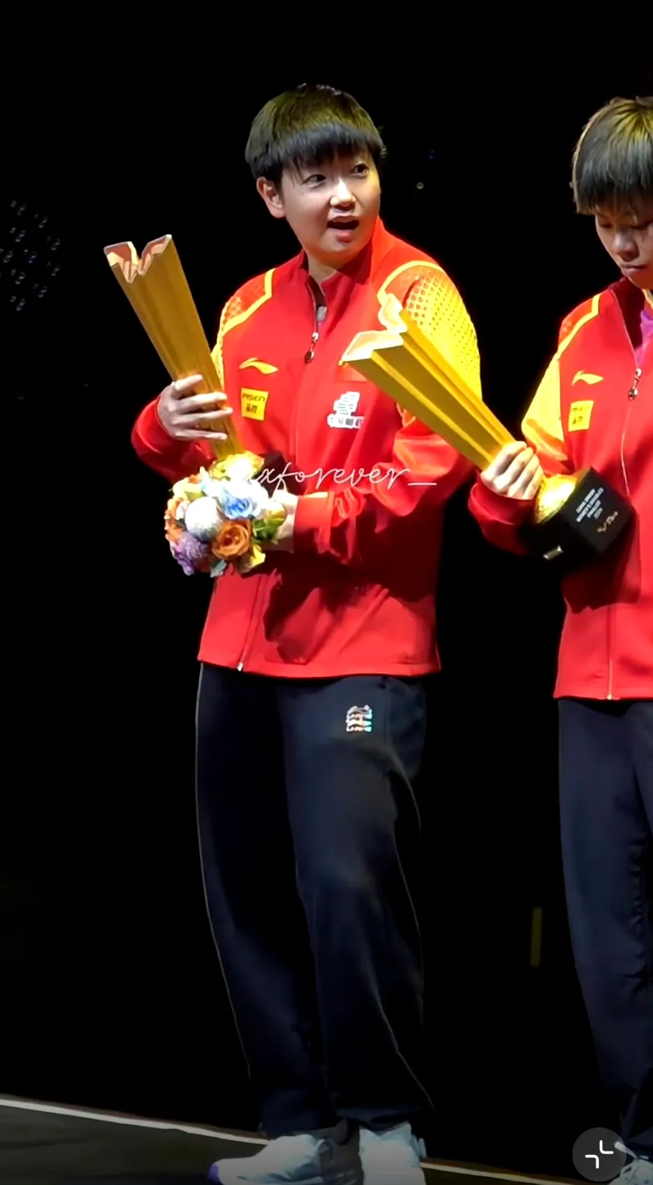 关于喜极而泣!球员送出完美表现,全队欢庆胜利的信息 关于喜极而泣!球员送出完美表现,全队欢庆胜利的信息