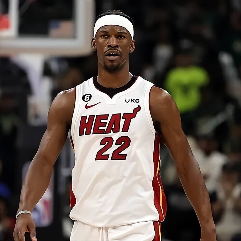 包含格伦·罗宾逊连续场及+出场率领热火胜过雄鹿的词条