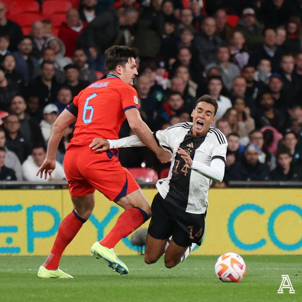 英格兰队绝杀中国队，波尔带队取胜