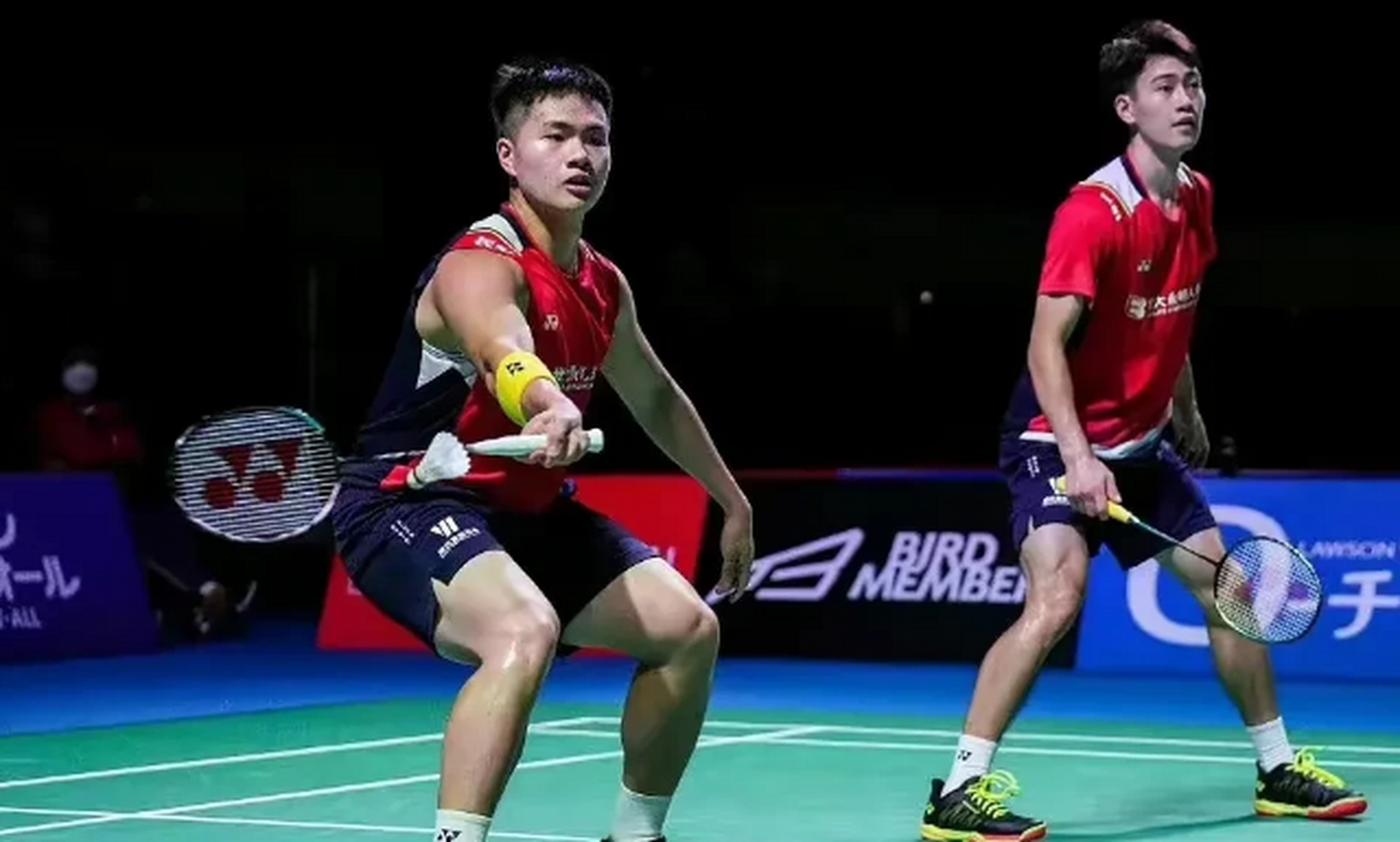 泰国队轻取丹麦队，黄鸭组合带队取胜