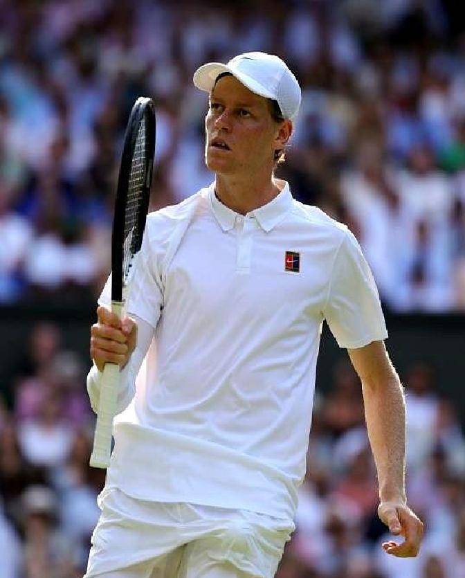 包含英国网球队完胜意大利网球队，克耶高斯关键制胜的词条