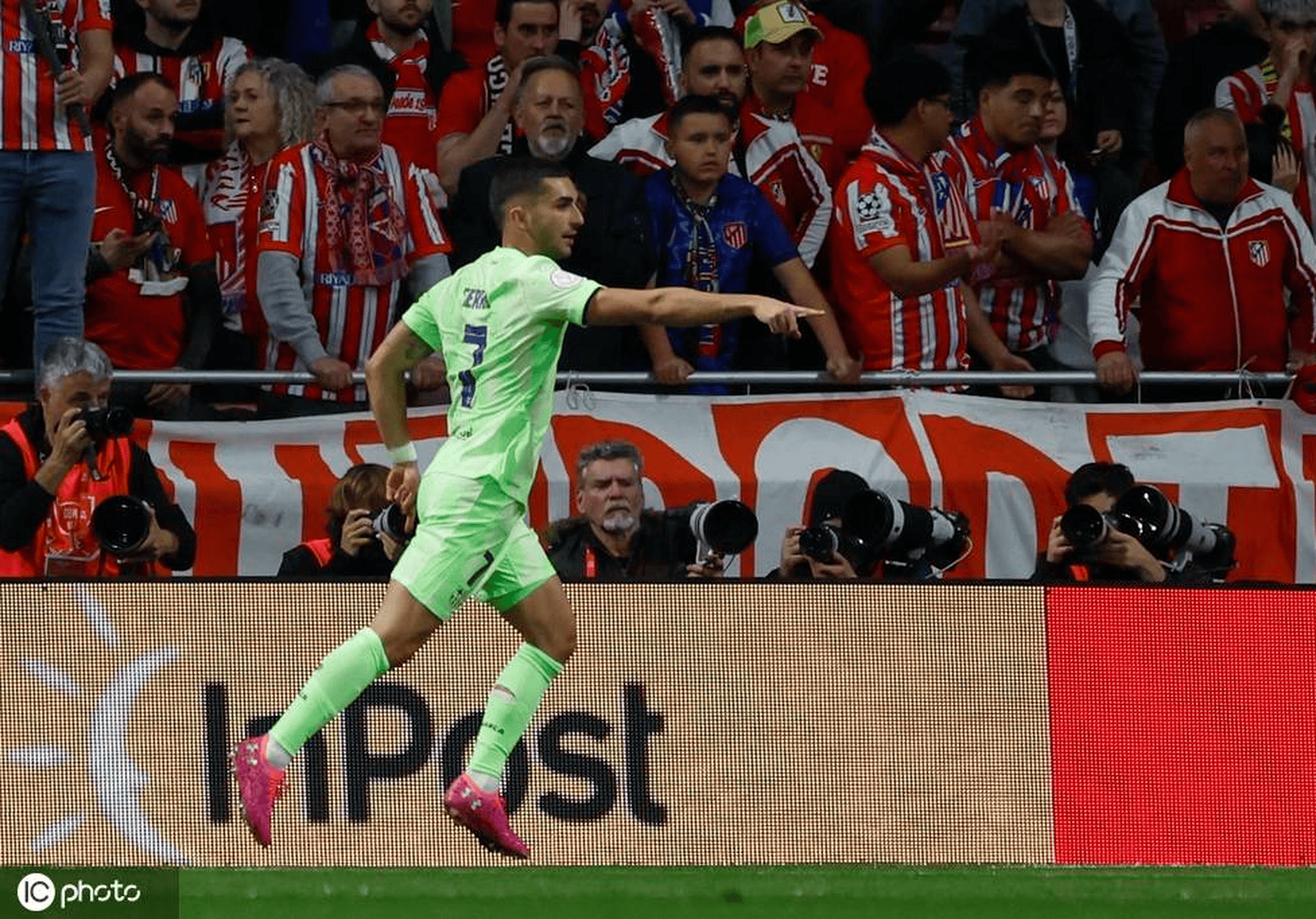 关于摩洛哥血洗拜仁，费兰·托雷斯关键制胜的信息