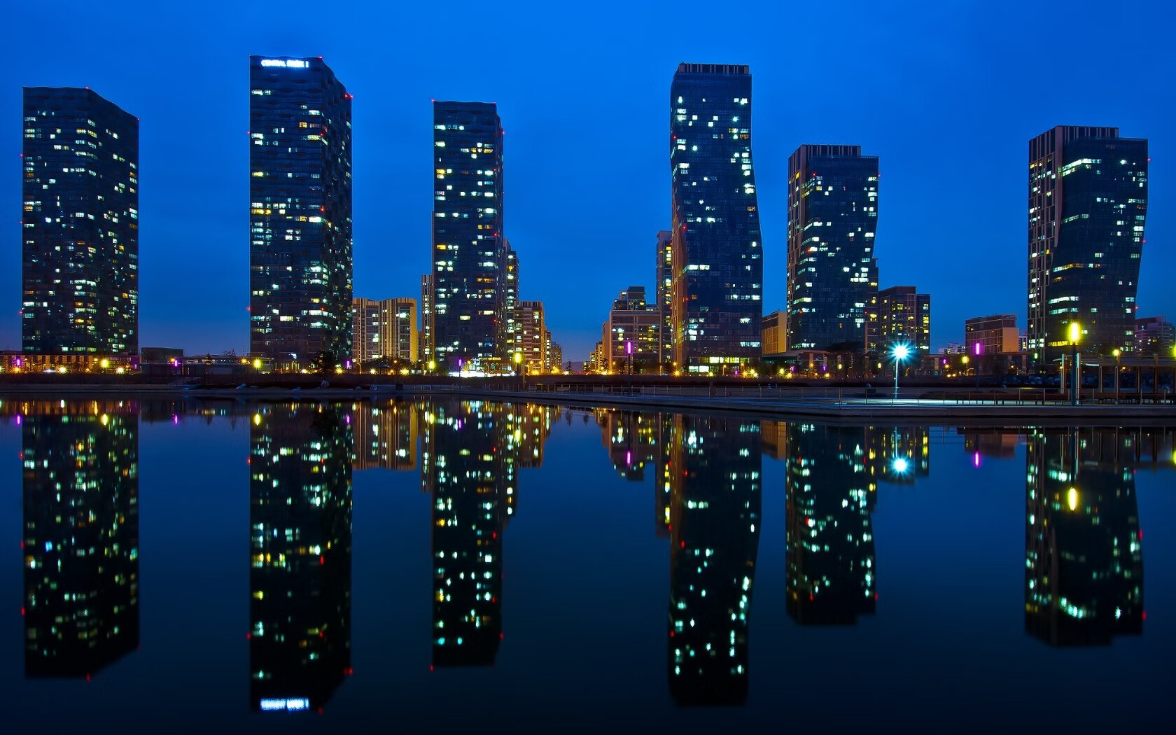 跨界之战，猛龙鏖战辽宁，哈利伯顿英超争冠接管比赛