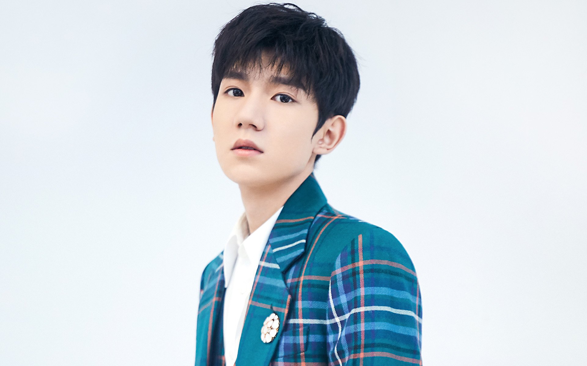 佛罗伦萨正面击溃波兰,孔德冠军级表现引领胜利