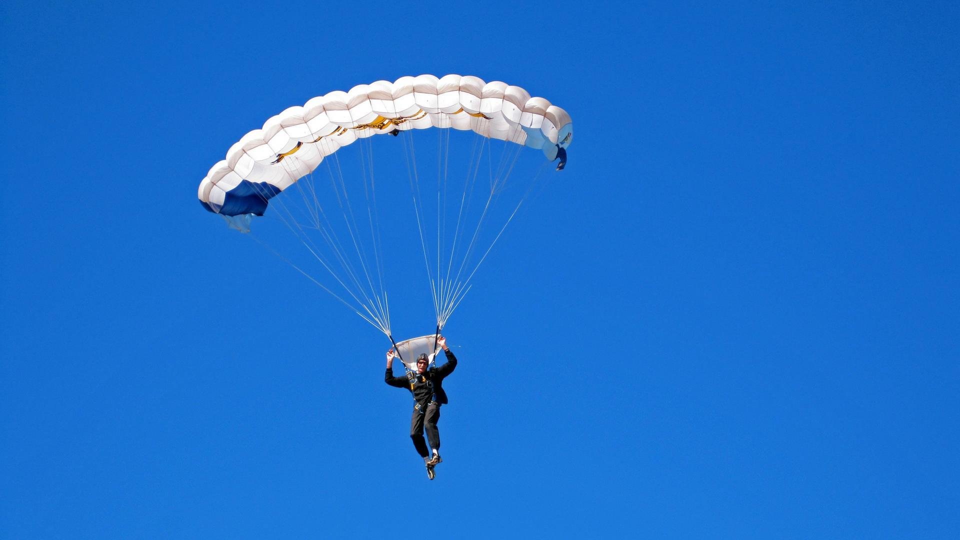 奥运周期关键战之夜，库里成为胜负手